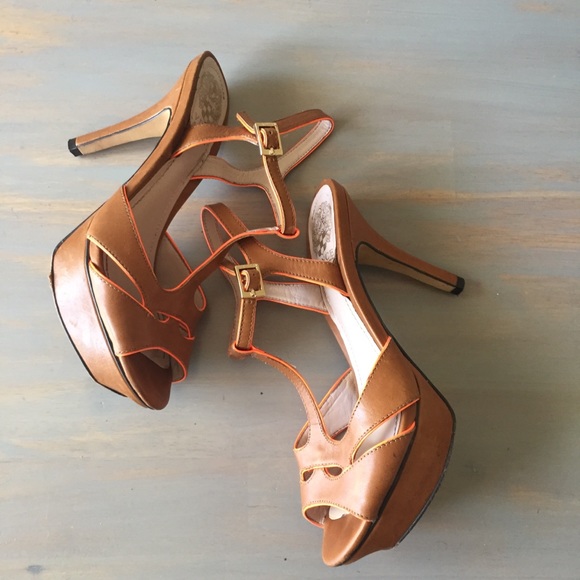 🌻 Vince Camuto Trinna Tan Leather Heels Size 5.5 - Picture 3 of 8